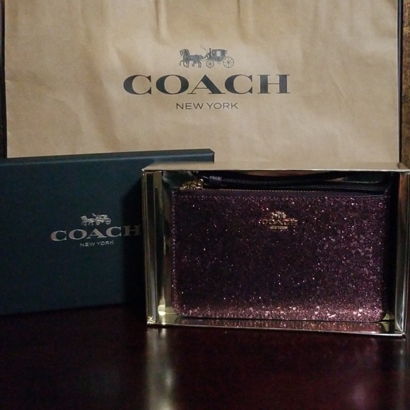 New Authentic Coach Large Wristlet - Picture 3 of 8